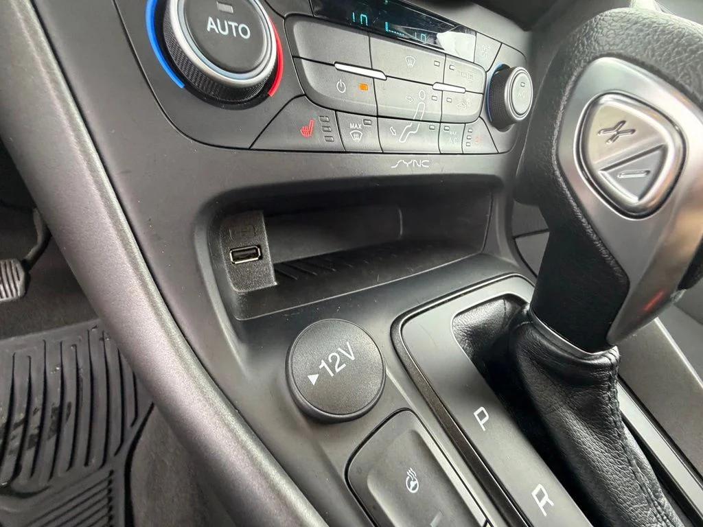 Used 2018 Red Ford SEL image 22
