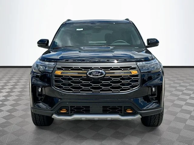 New 2026 Black Metallic Ford Tremor image 2