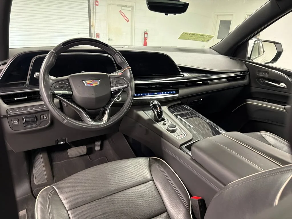 2023 Cadillac Escalade Sport - Photo 32