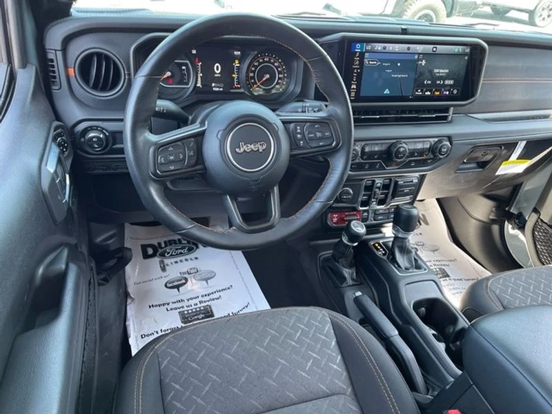 Used 2024 Anvil Clearcoat Jeep Mojave image 9
