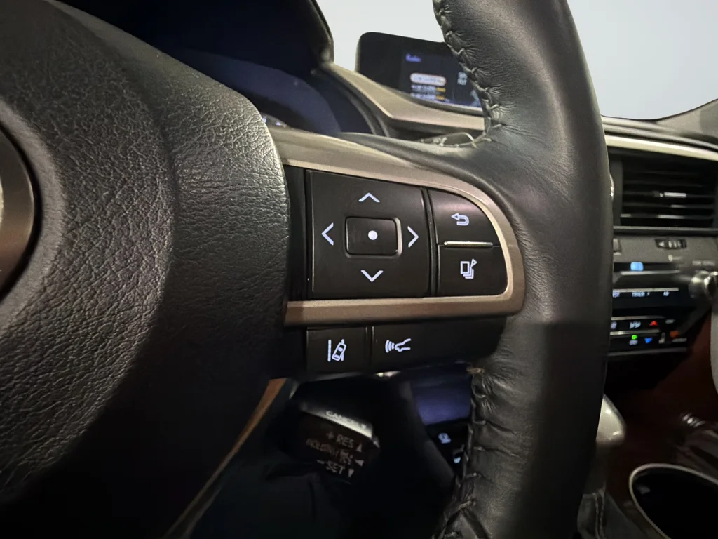 Used 2017 White Lexus 350 image 16
