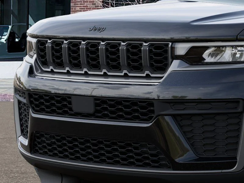 New 2026 Diamond Black Crystal Pearl-Coat Exterior Paint Jeep Altitude image 11