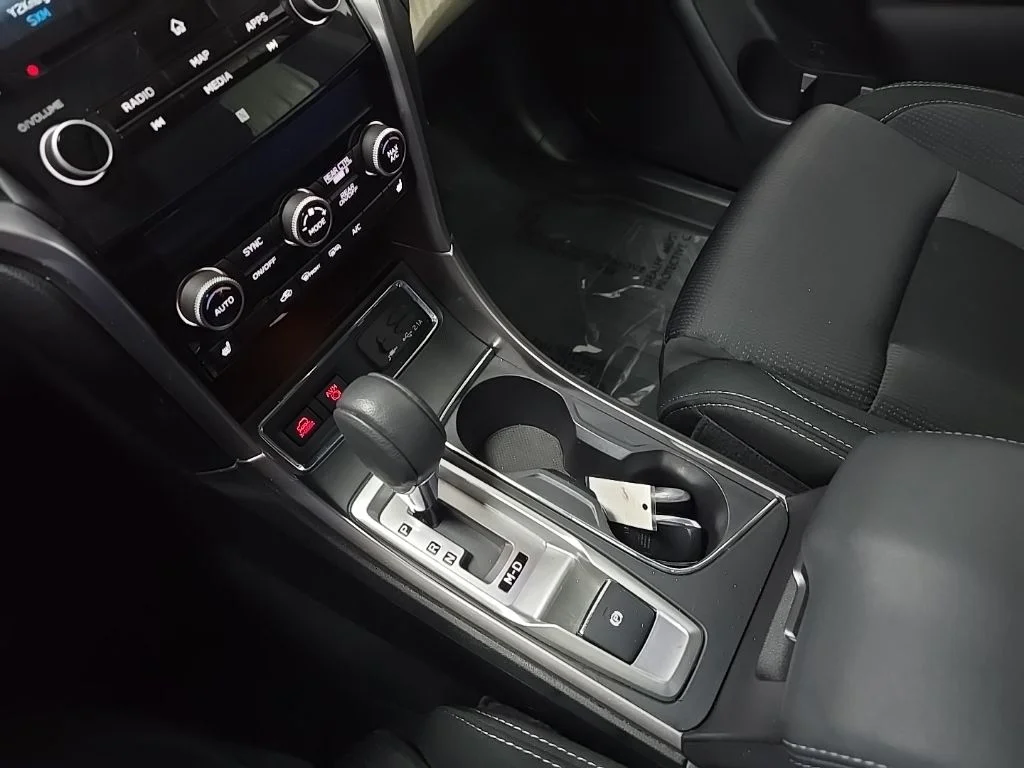 Used 2020 Blue Subaru Premium image 27