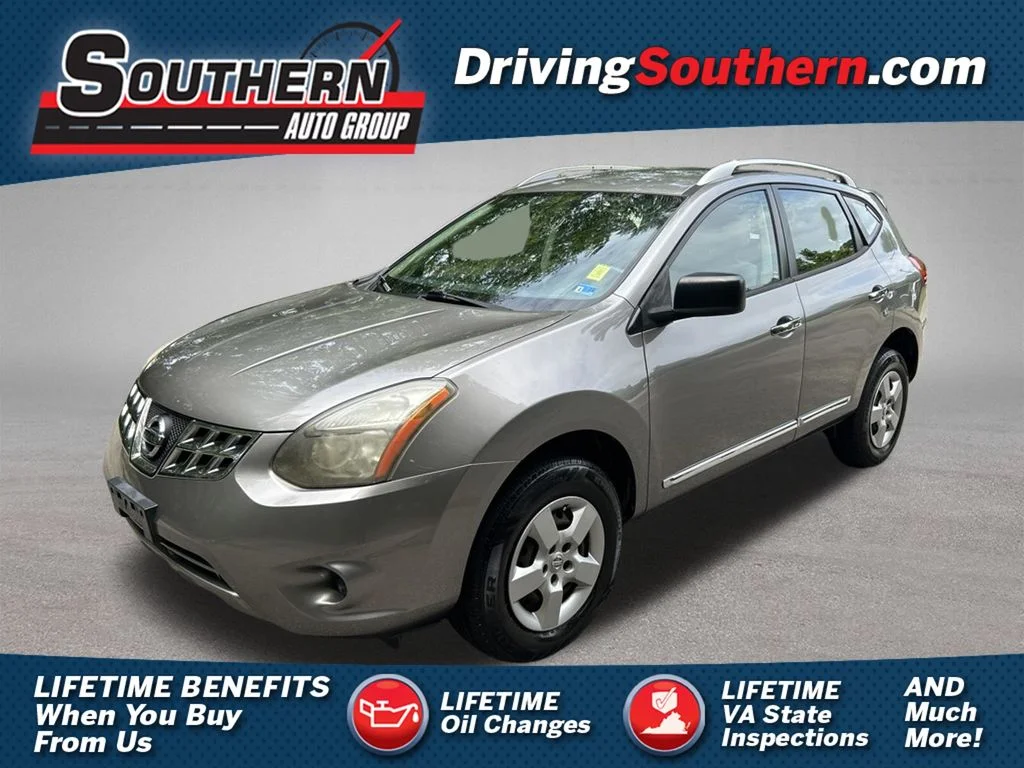 Used 2015 Gray Nissan S image 1