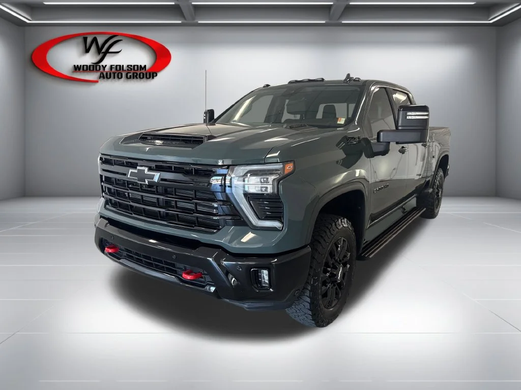 Used 2025 Gray Chevrolet LTZ image 3