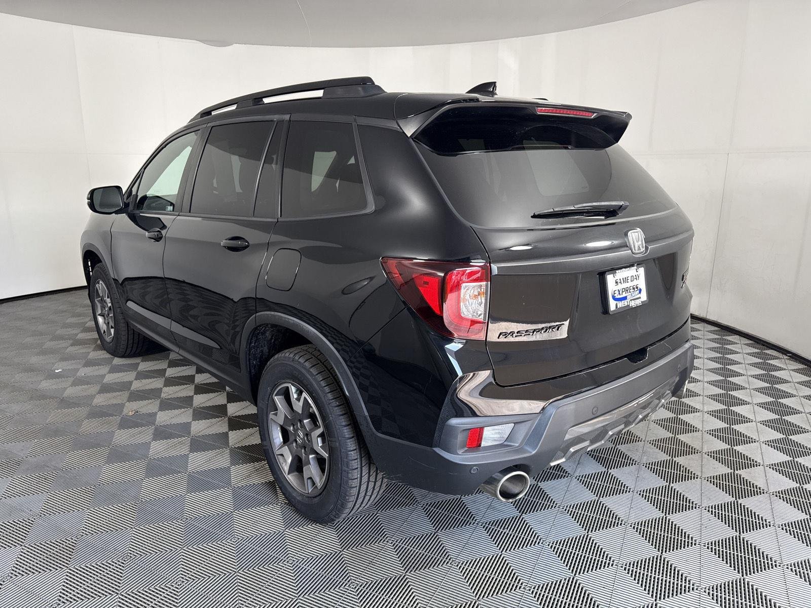Used 2022 Crystal Black Pearl Honda TrailSport image 5
