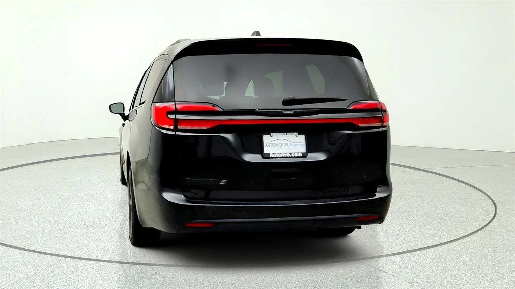 Used 2021 Brilliant Black Crystal Pearlcoat Chrysler Touring L AWD w/ Premium & Safety Sphere Group image 6
