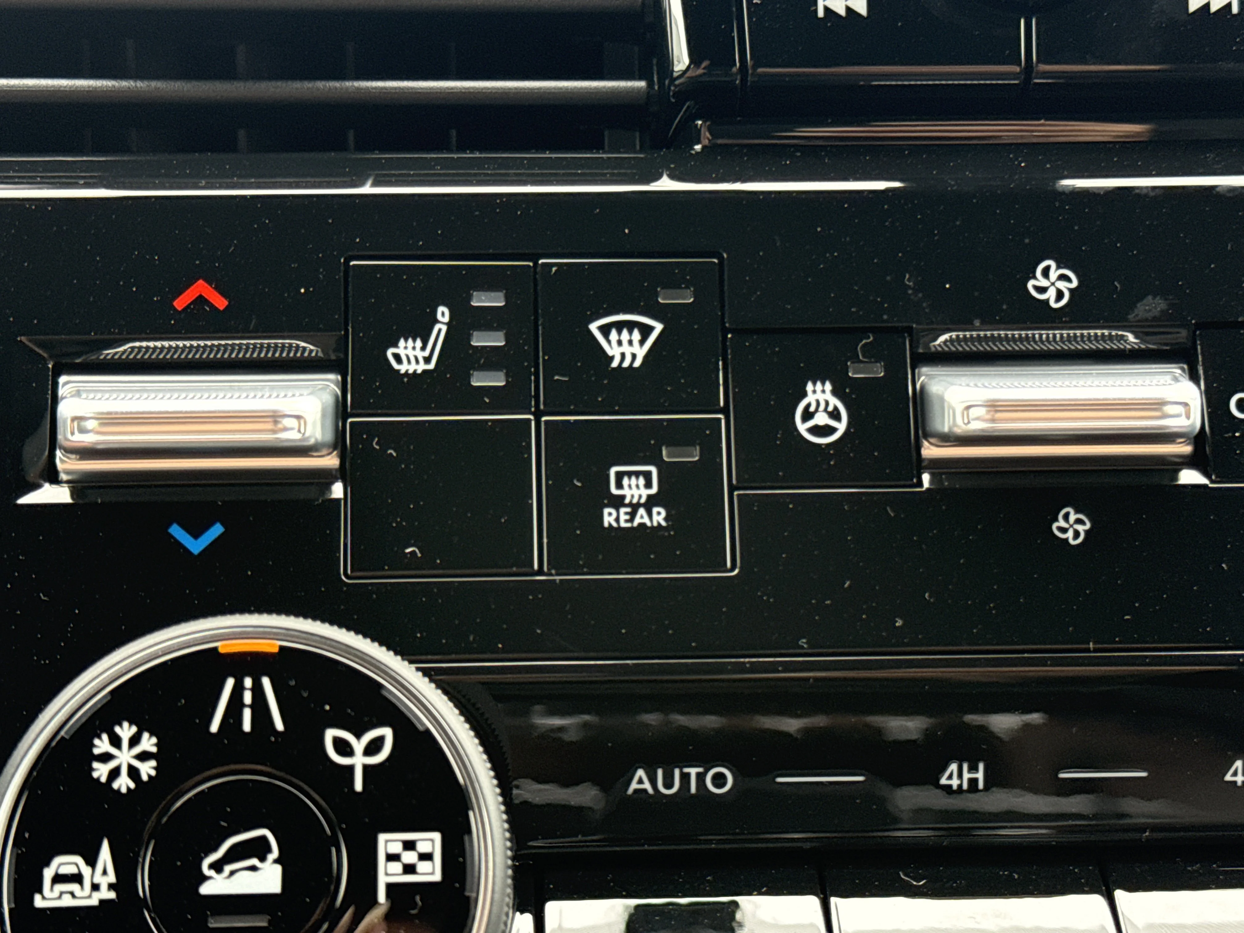 New 2026 Gun Metallic Nissan SL 4WD image 20