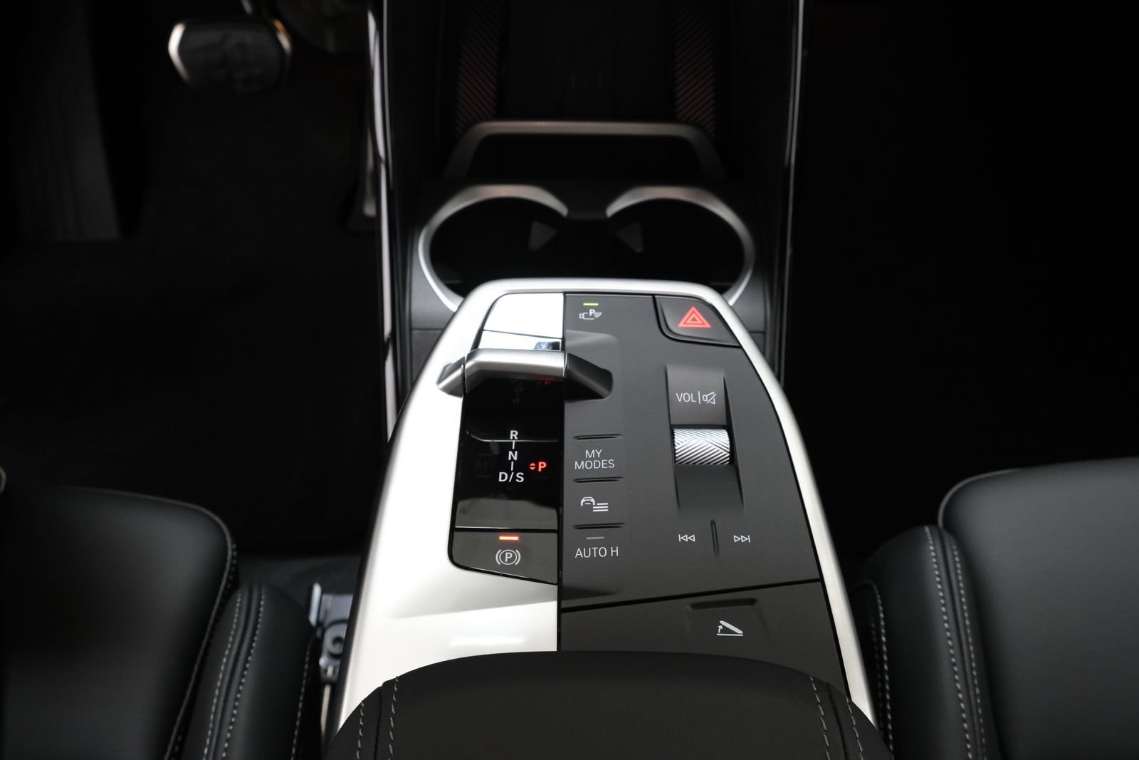 New 2026 Black Sapphire Metallic BMW xDrive28i image 23