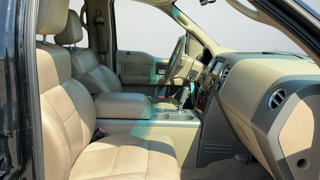 Used 2008 Black Ford Lariat image 21