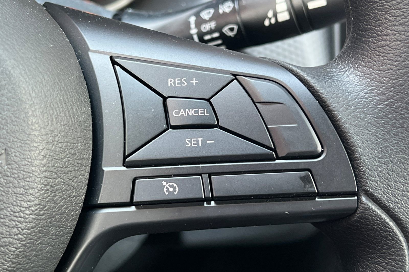 2025 Nissan KICKS PLAY Base - Photo 32