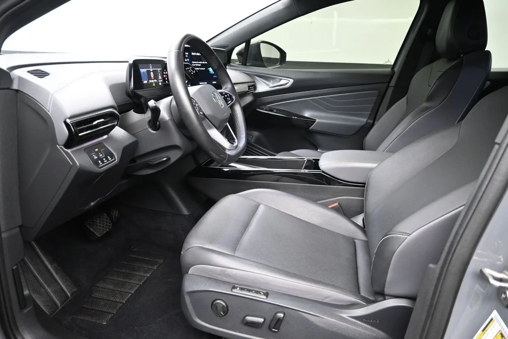 Used 2023 Gray Volkswagen Pro S image 9
