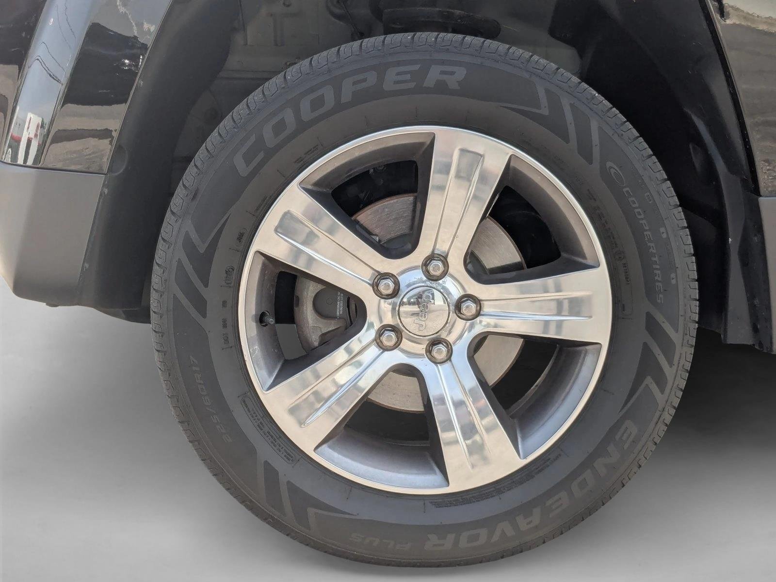 Used 2017 Black Clearcoat Jeep High Altitude image 10