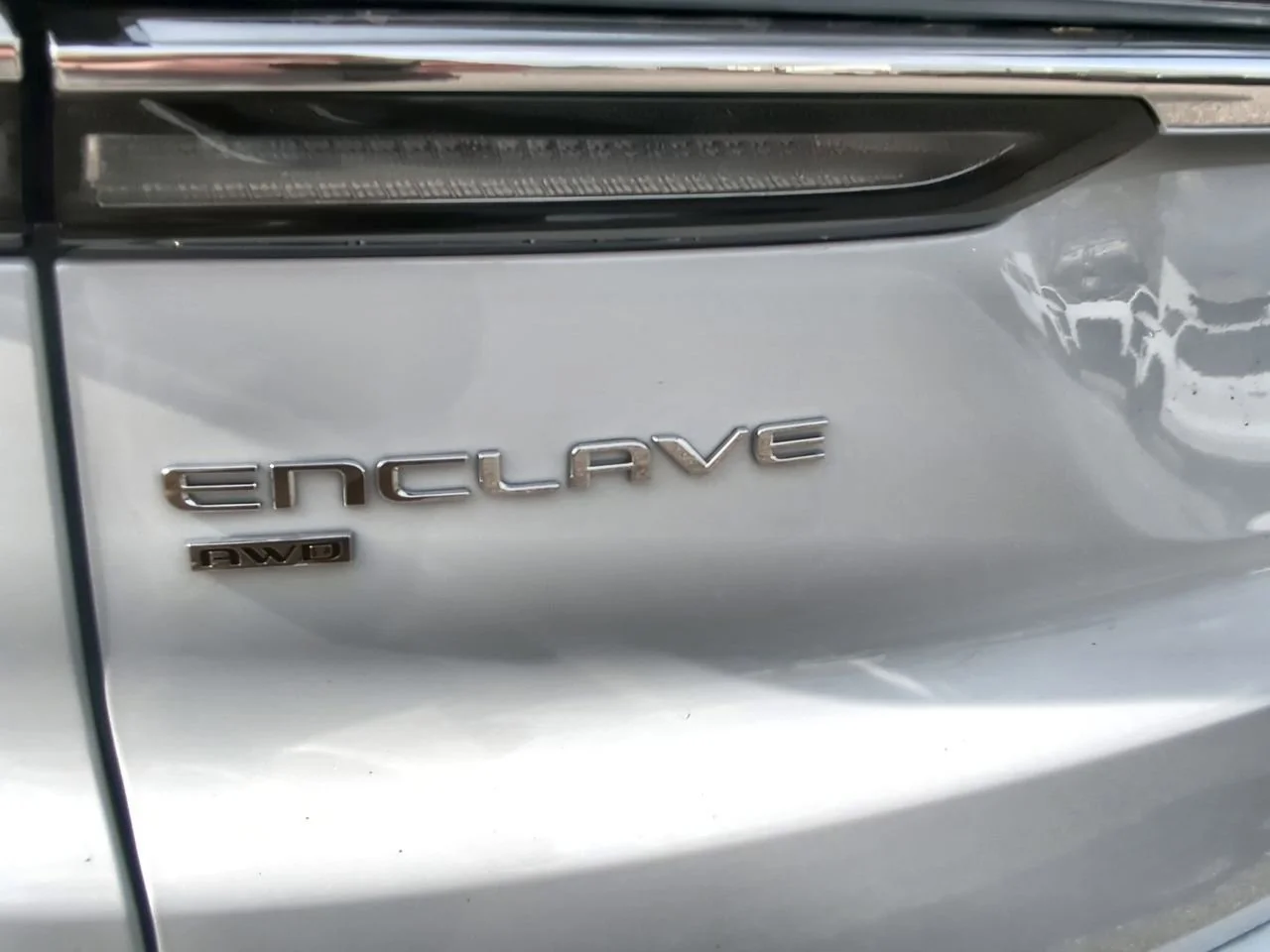 New 2026 Iridescent White Tricoat Buick Avenir image 33