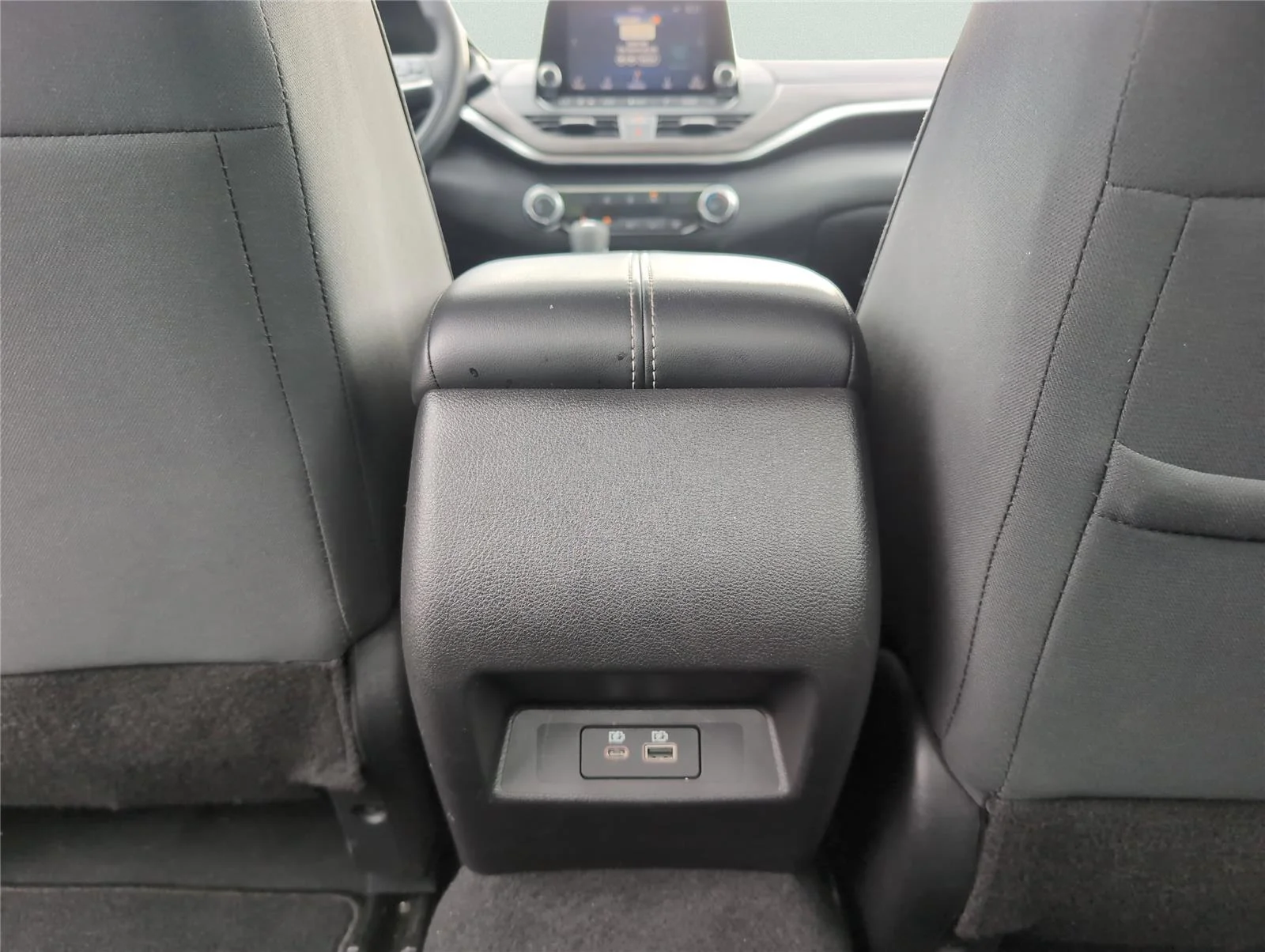 Used 2025 Glacier White Nissan SV image 30
