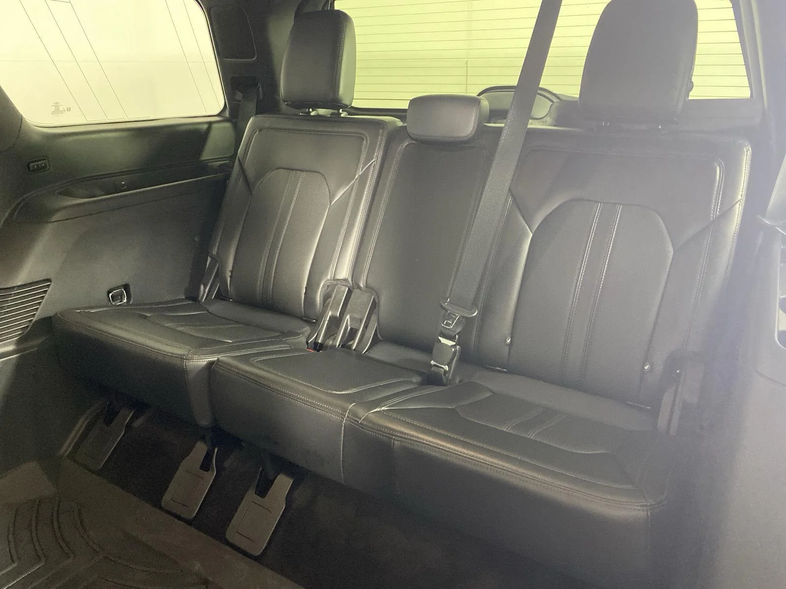 Used 2018 Blue Ford Limited image 27