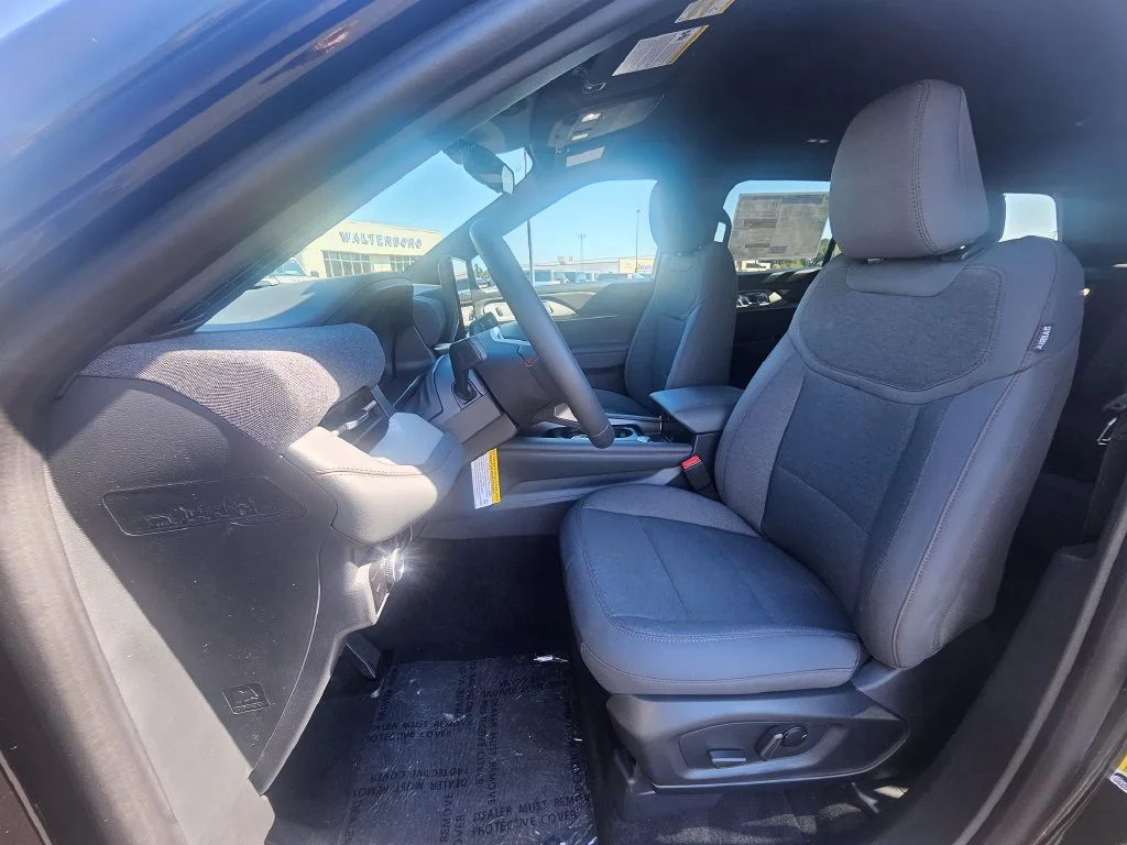 New 2027 Agate Black Metallic Ford Active image 4