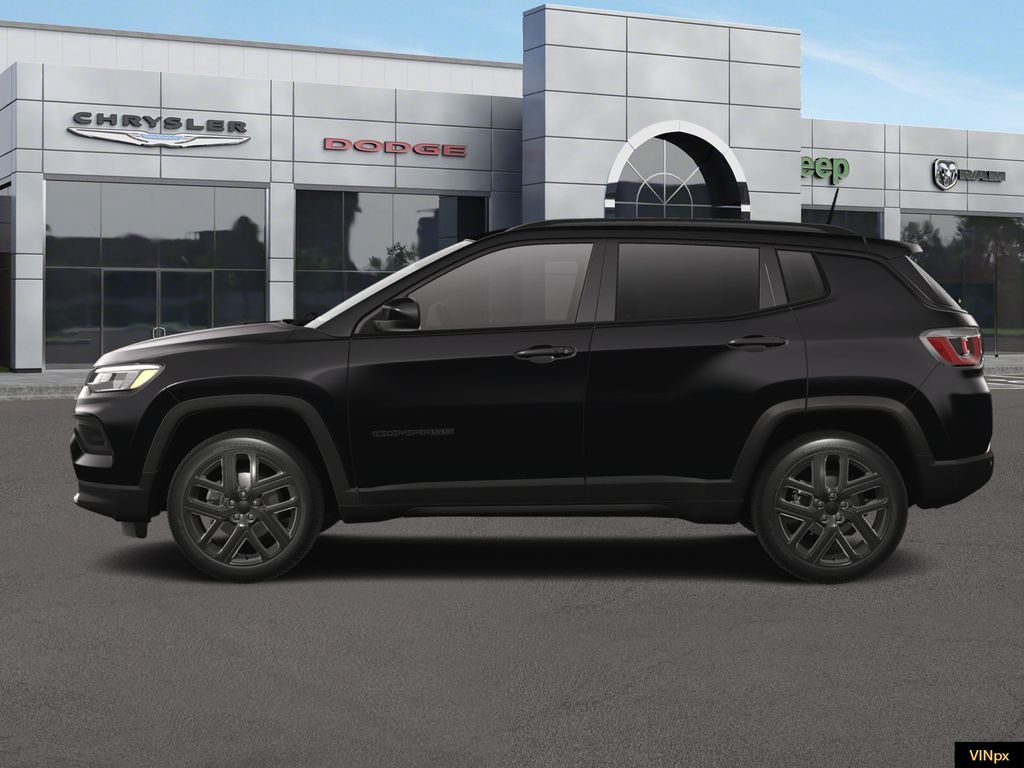 New 2026 Diamond Black Crystal Pearl-Coat Exterior Paint Jeep Limited image 3