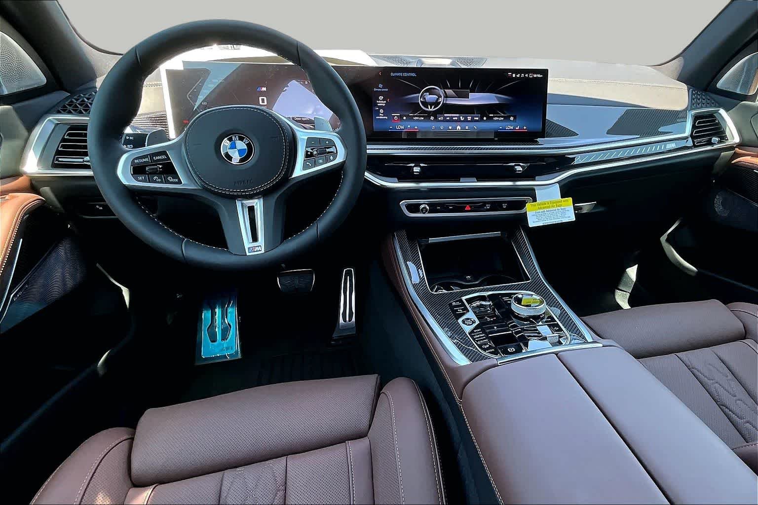 New 2026 Manhattan Green Metallic BMW M60i image 5