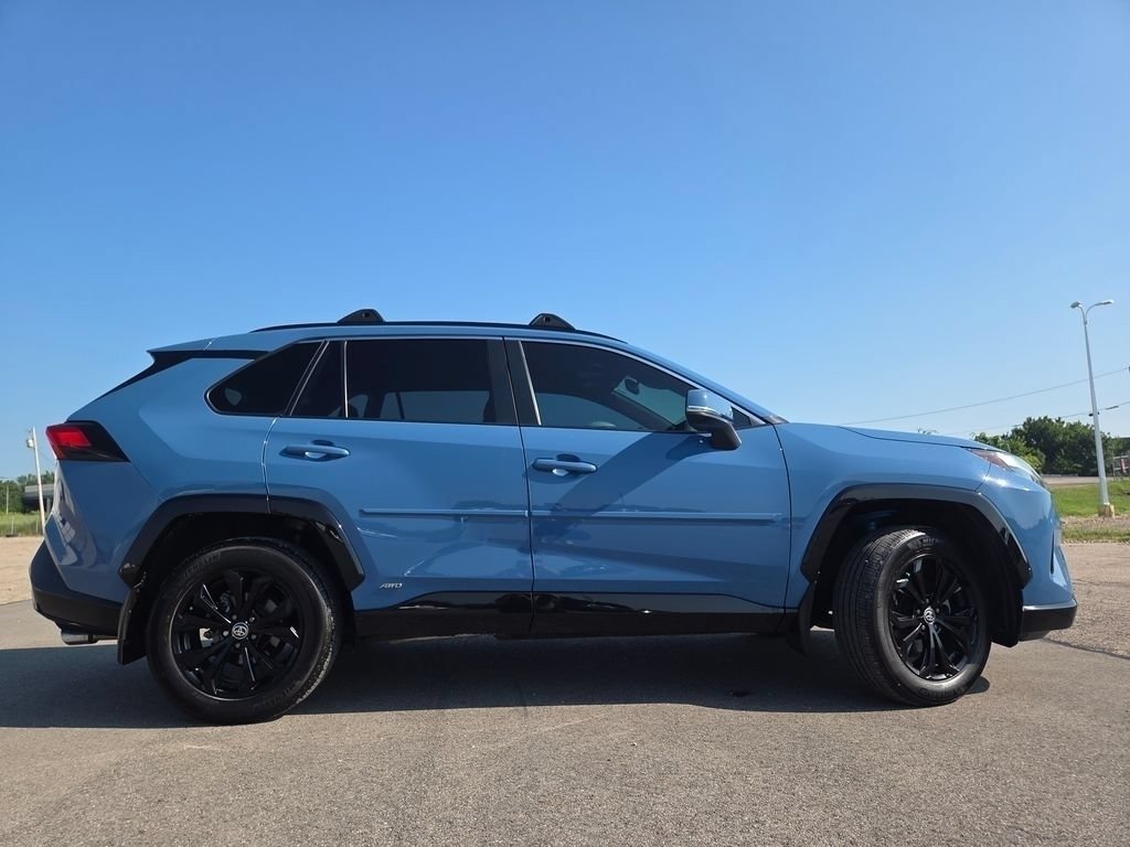 2022 Toyota RAV4 SE - Photo 25