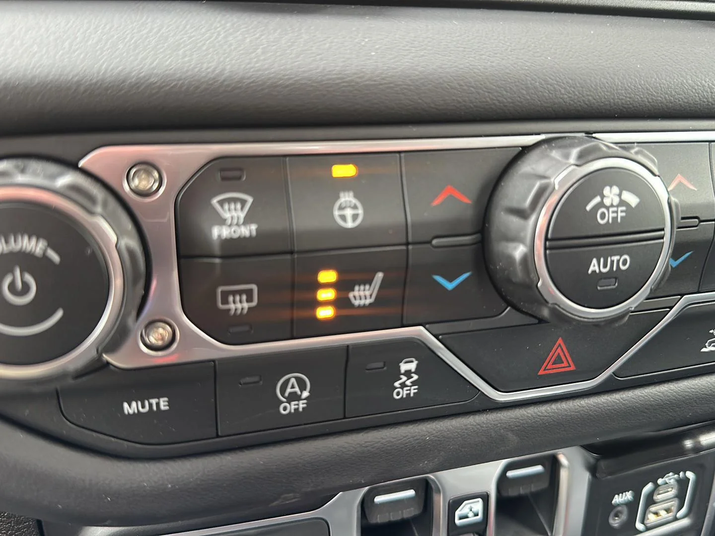 New 2026 Hydro Blue Pearlcoat Jeep Rubicon image 24