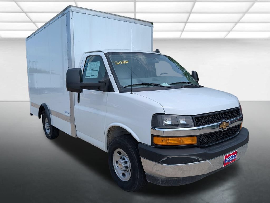 2025 Chevrolet Express 3500 139" WB's photo