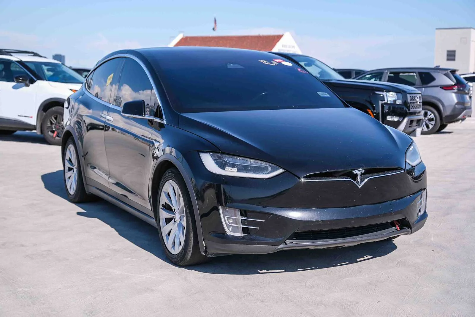Used 2018  Tesla  image 3