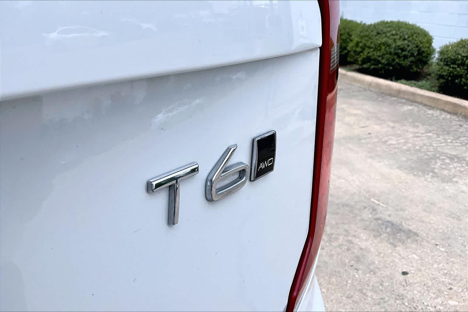 Used 2021 Crystal White Metallic Volvo Inscription image 31
