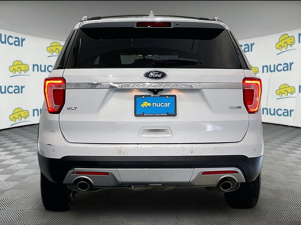 Used 2016 Oxford White Ford XLT image 5