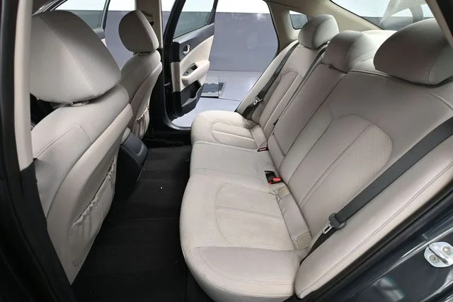 Used 2016 Green Kia LX image 30