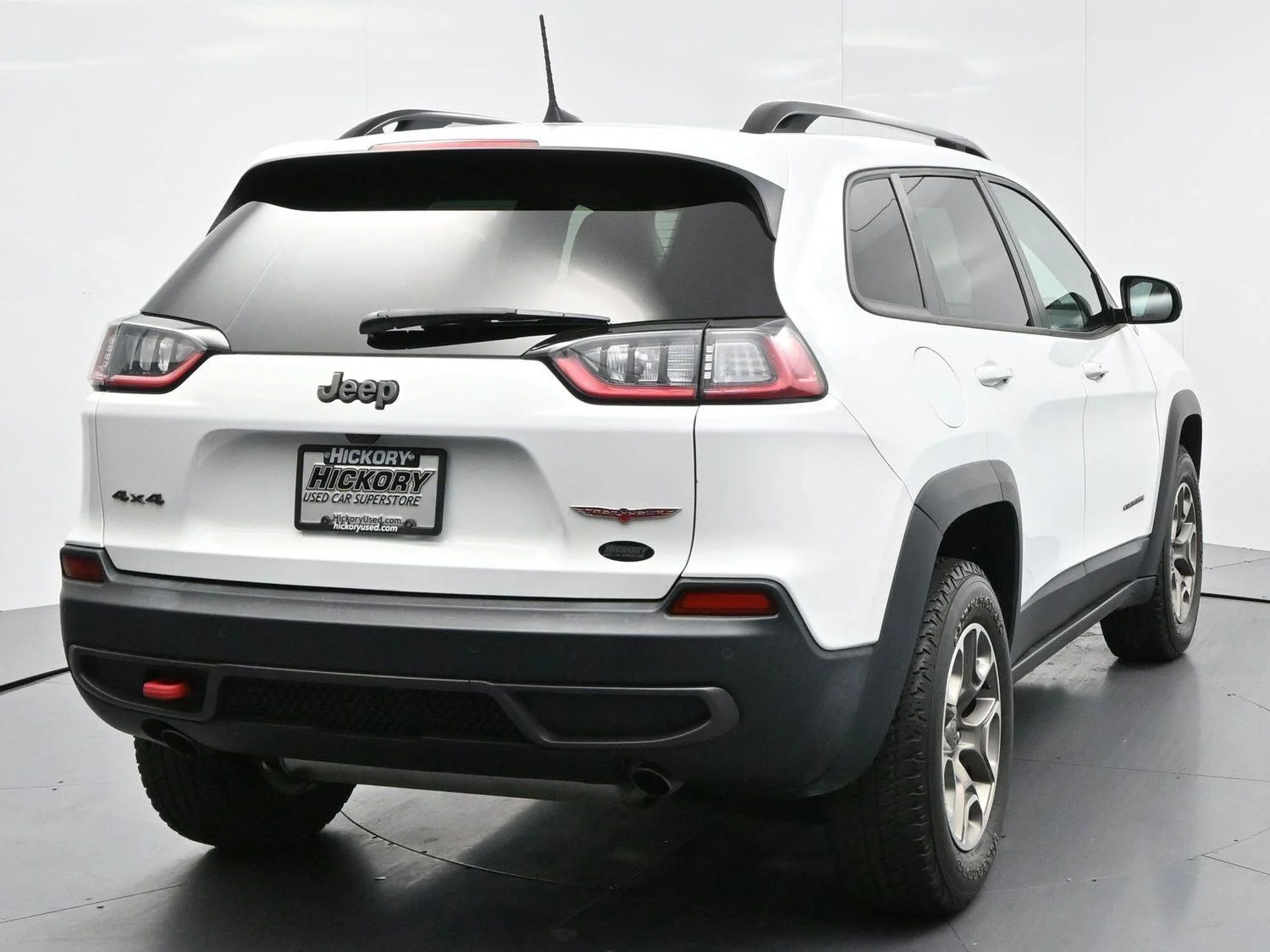 Used 2022 Bright White Clearcoat Jeep Trailhawk image 6