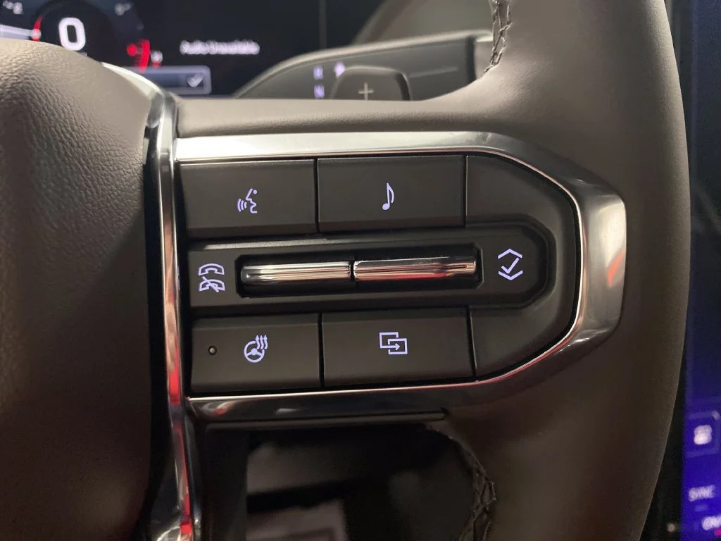New 2027 Onyx Black GMC Elevation image 24