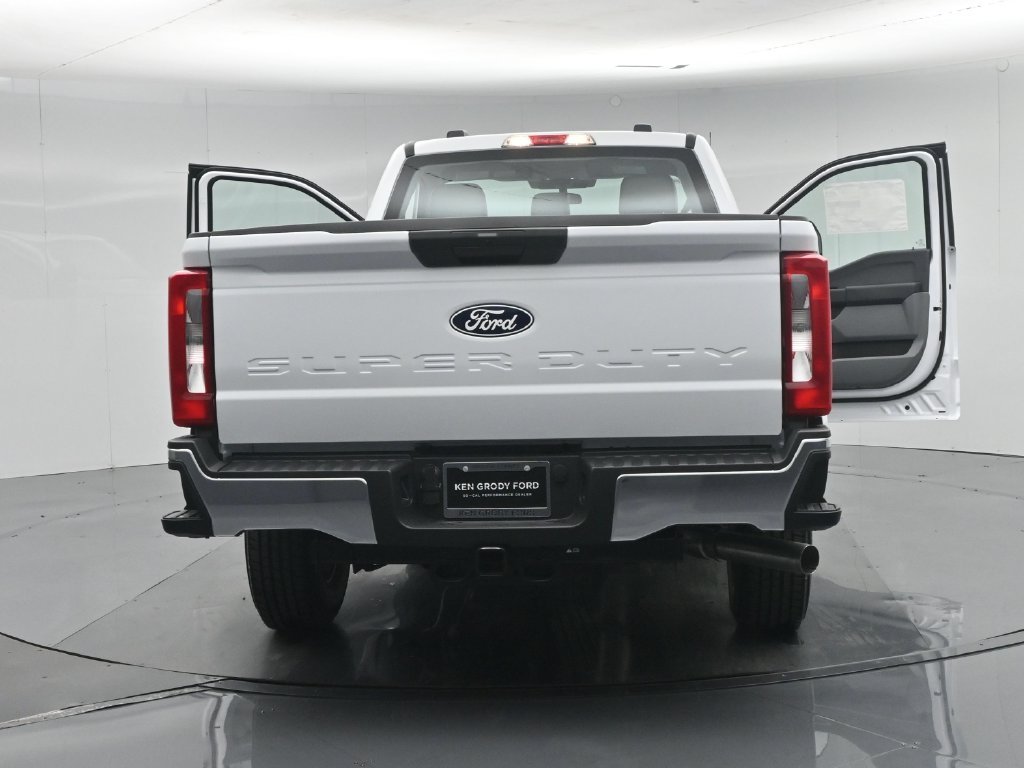 New 2027 Oxford White Ford XL image 28