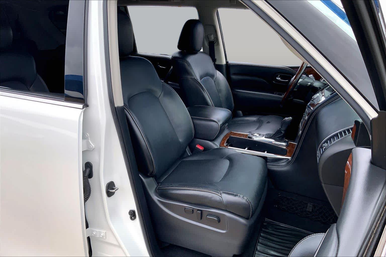 Used 2019 Moonstone White INFINITI LUXE image 9