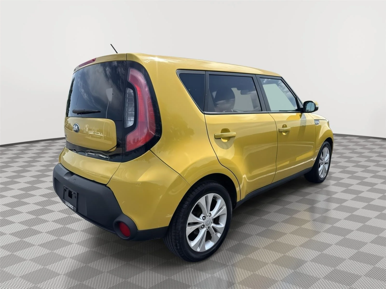 Used 2014 Solar Yellow Kia + image 13