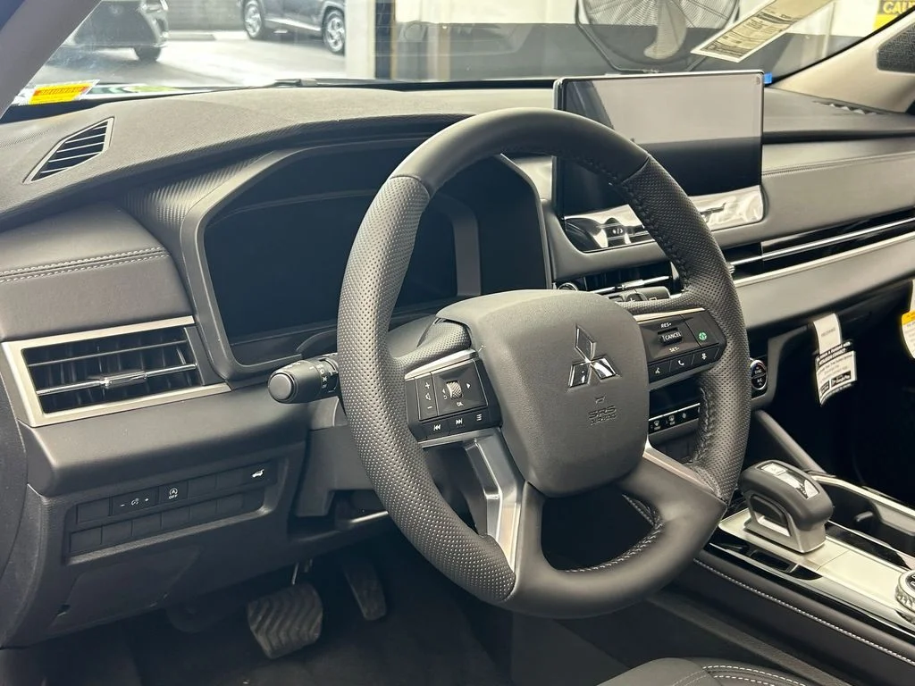 New 2026 Graphite Gray Mitsubishi SE 1.5T 2WD image 16
