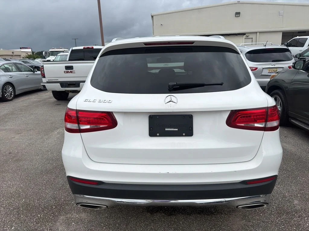 Used 2019 White Mercedes-Benz GLC 300 image 4