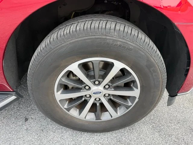 Used 2018 Red Ford XLT image 10