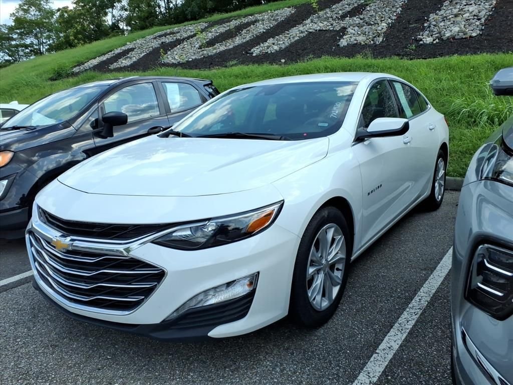 Used 2025 White Chevrolet LT image 3