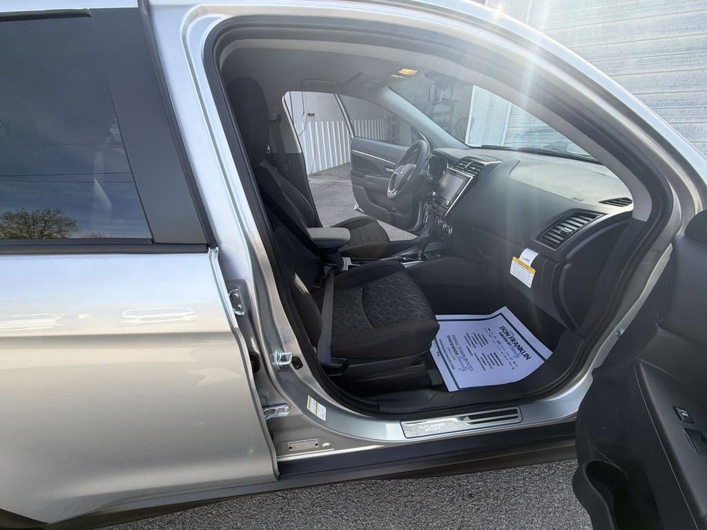 New 2026 Silver Mitsubishi 2.0 LE image 23