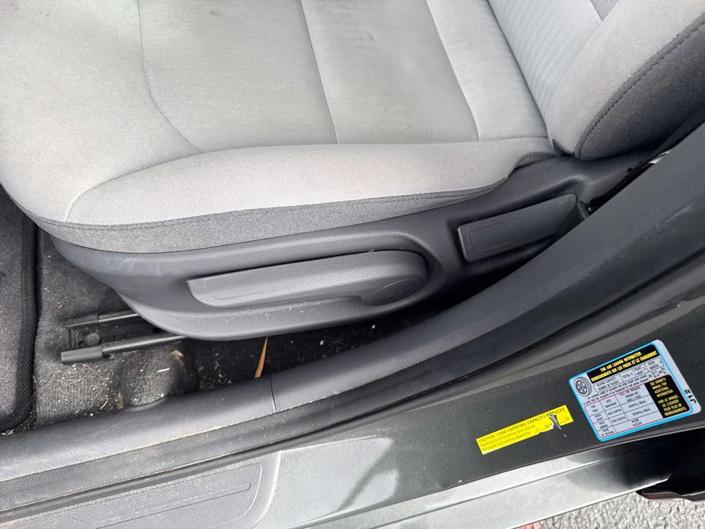 Used 2021 Gray Hyundai SE image 6