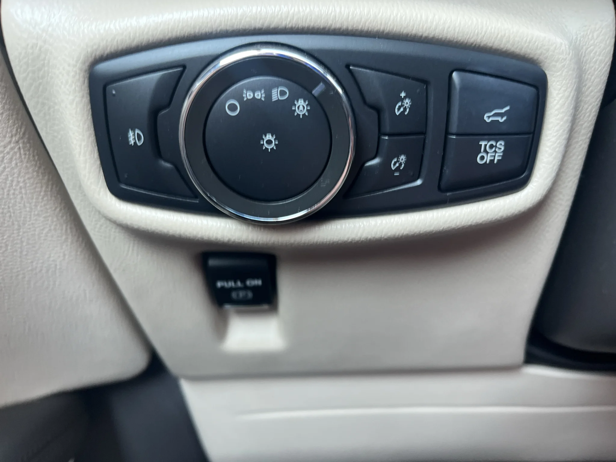 Used 2020 Pristine White Lincoln Reserve image 13