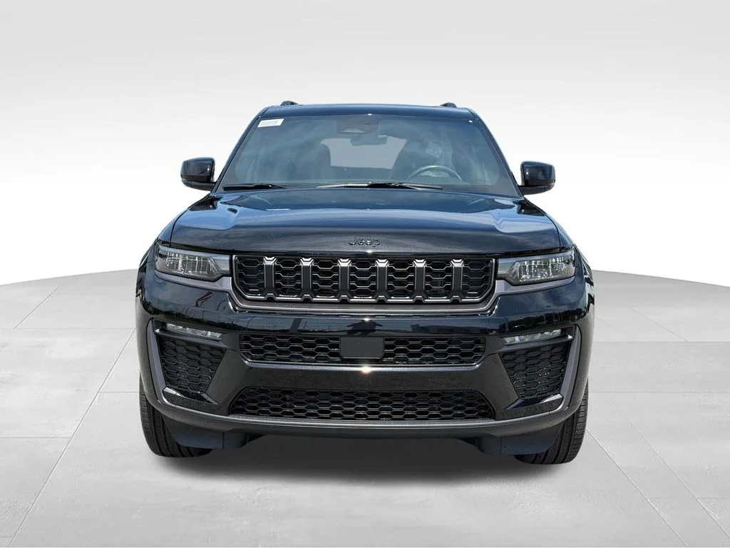 New 2026 Diamond Black Crystal Pearl-Coat Exterior Paint Jeep Limited image 26