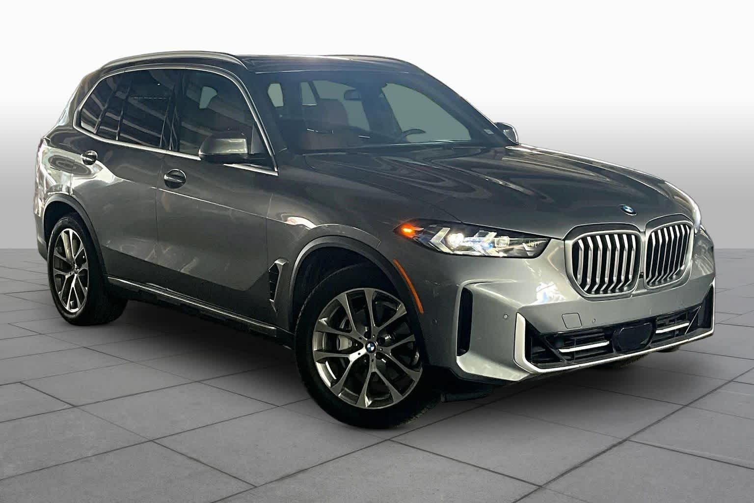 Used 2024 Skyscraper Grey Metallic BMW sDrive40i image 2