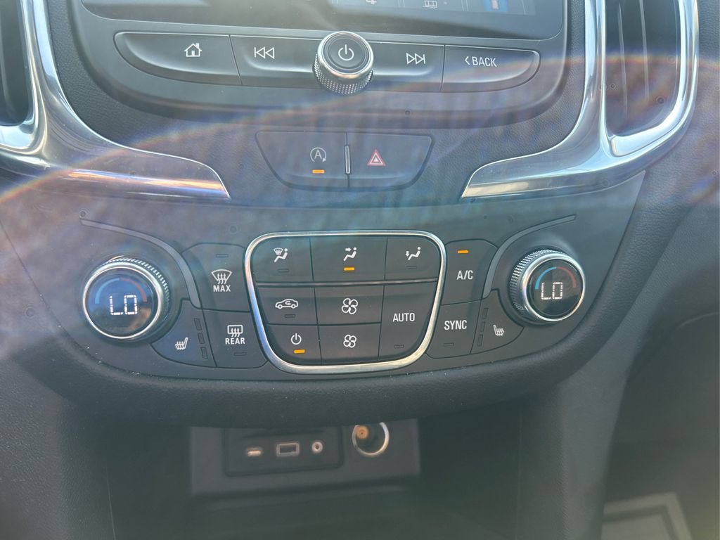Used 2024 Summit White Chevrolet LT image 27