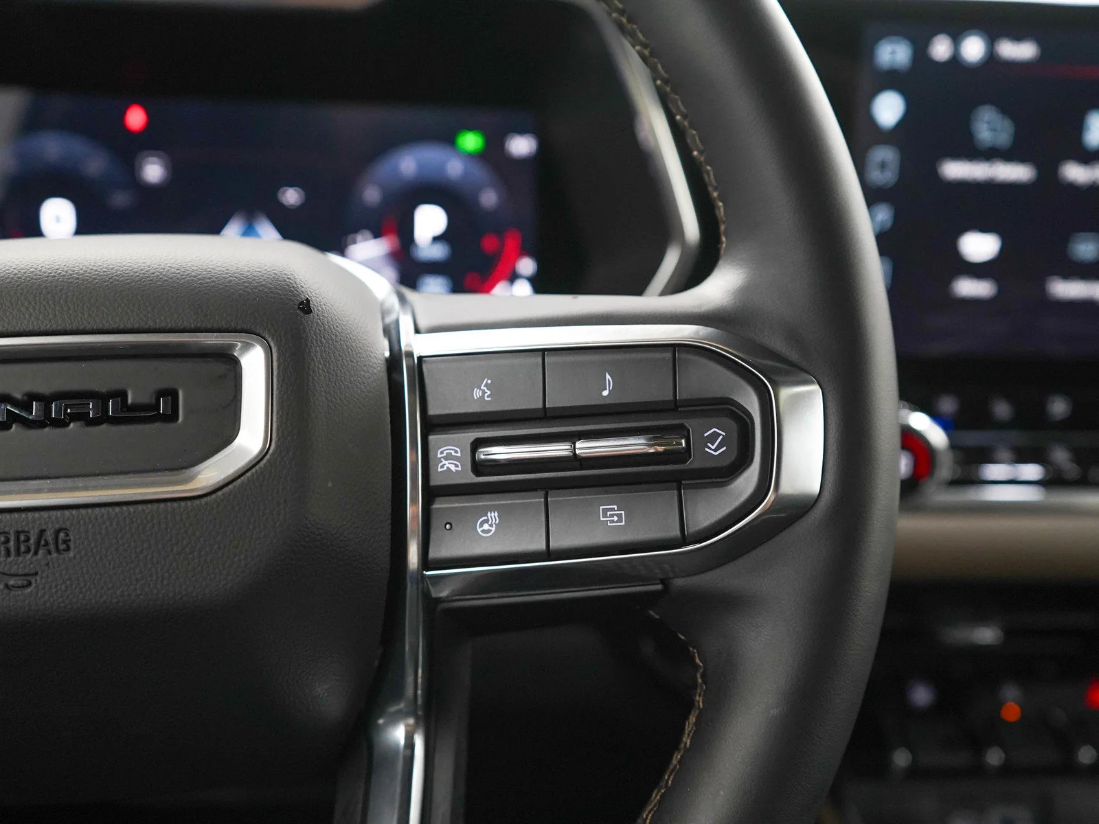 Used 2024 Onyx Black GMC Denali image 24