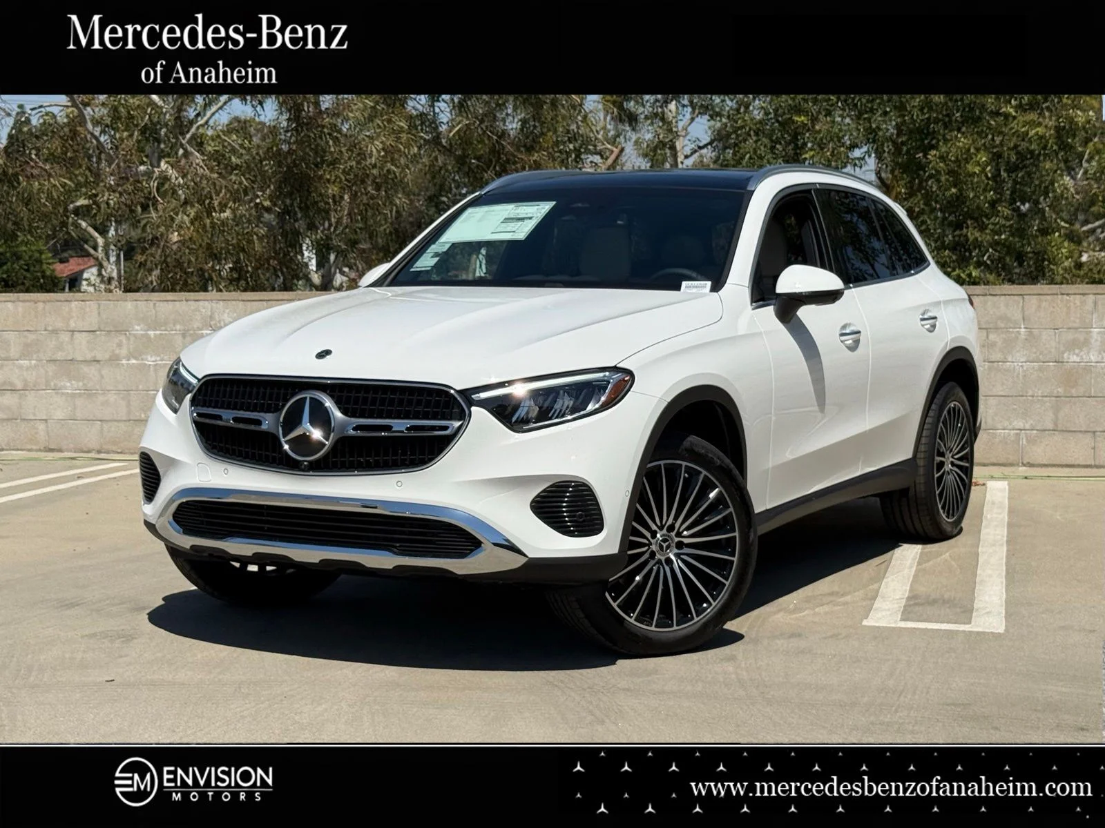 2026 Mercedes-Benz GLC GLC 300's photo