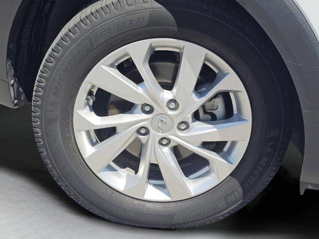 Used 2021 White Cream Hyundai  image 17
