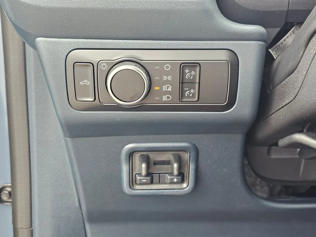 New 2025 Azure Gray Metallic Tri-Coat Ford XLT image 24