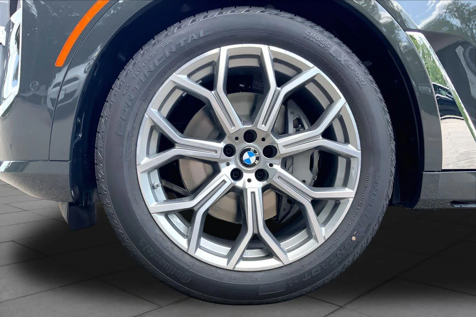 New 2027 Dravit Grey Metallic BMW xDrive40i image 11